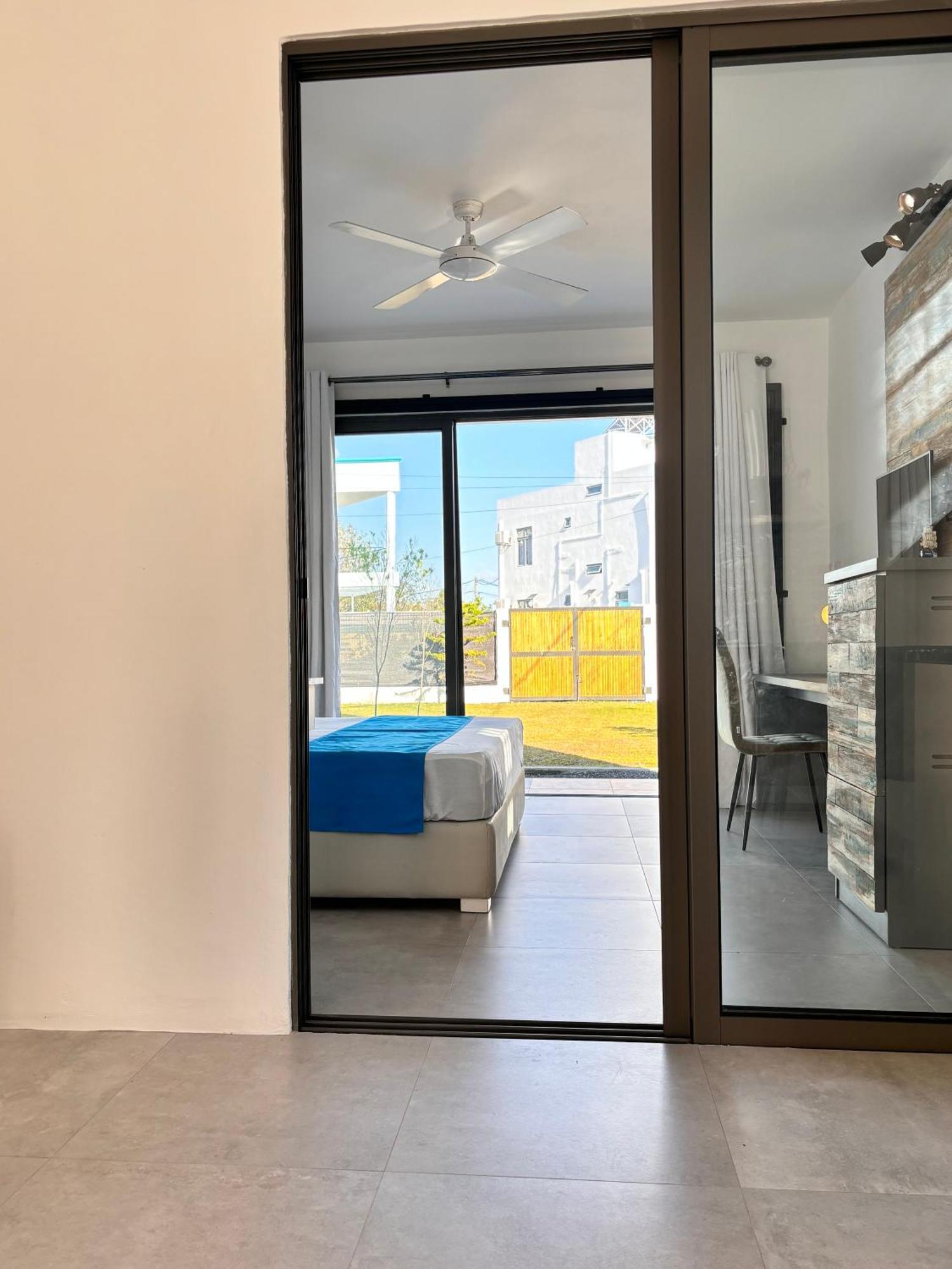Maison Mont Choisy - One Or Two Bedrooms Apartment Trou aux Biches Kültér fotó